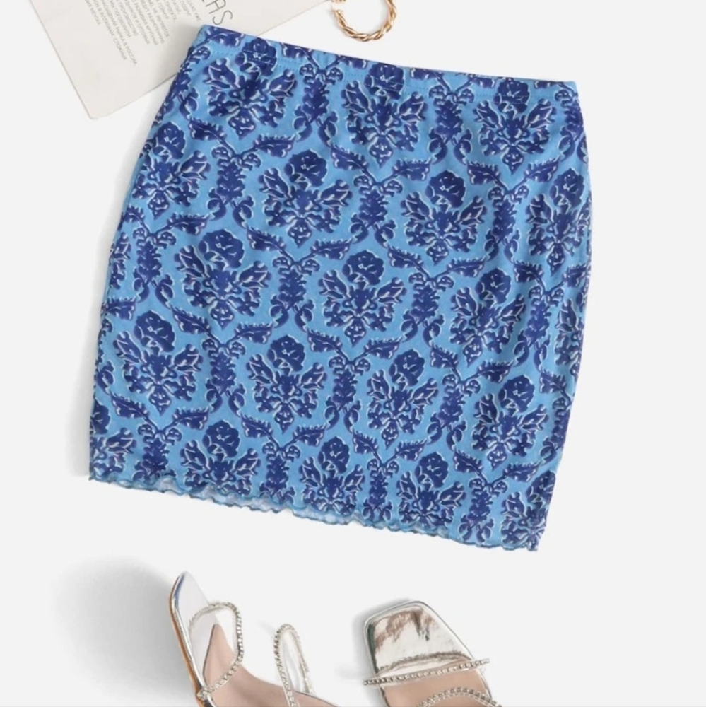 🎶 2/$10 Jacquard Print Trim Skirt